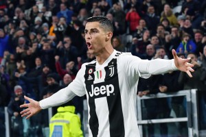  萨拉赫戴帽破队史英超进球纪录  