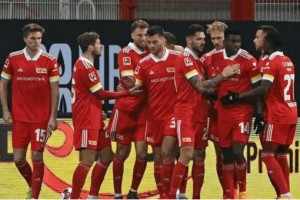  柏林联合绝平拜仁终结其十连胜  