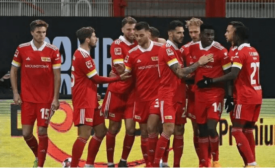  柏林联合绝平拜仁终结其十连胜  